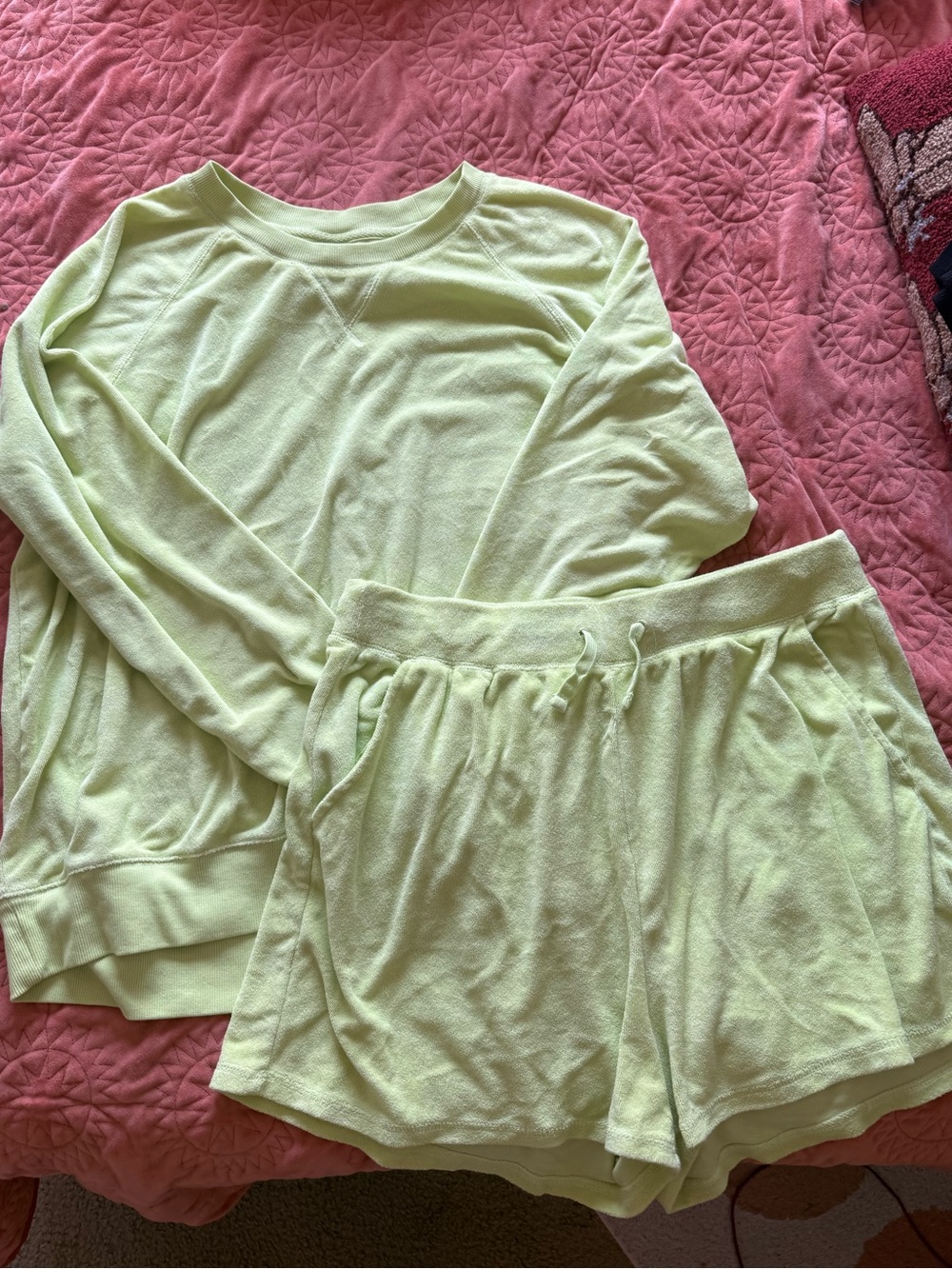 Fluorescent Green Terrycloth Women's Lounge Set - Pullover & Drawstring Shorts